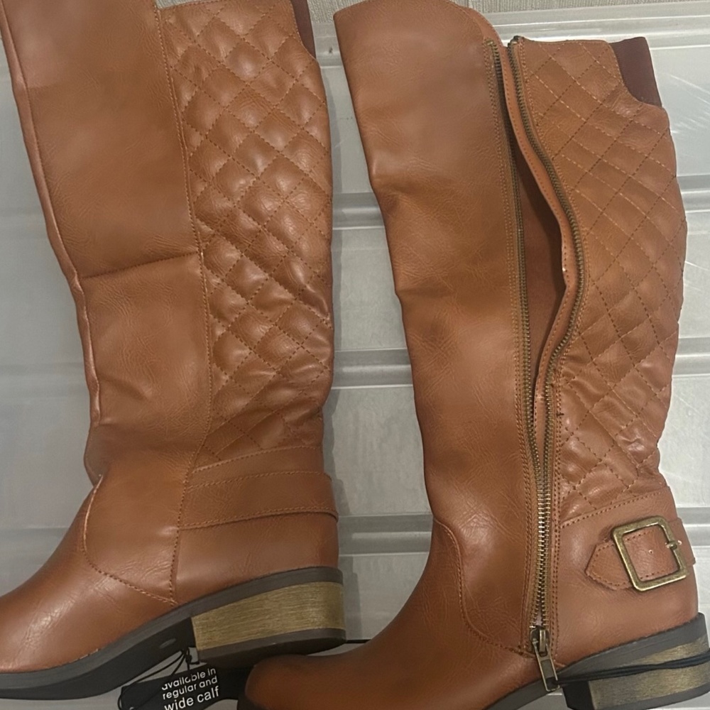 Boots with wide calf